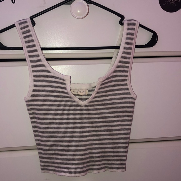 Tank crop - Picture 1 of 2
